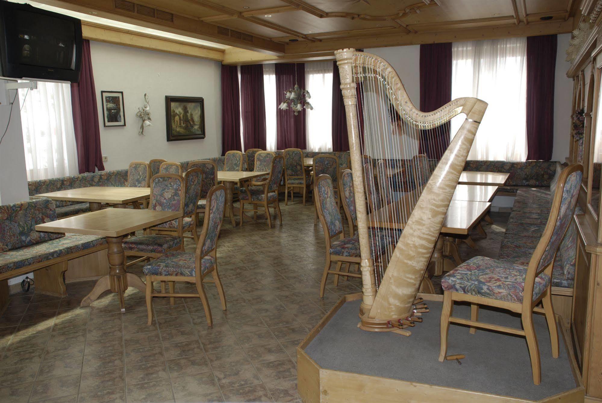 Harfenwirt